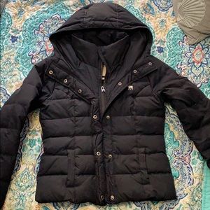 Abercrombie and Fitch women’s Navy puffer jacket
